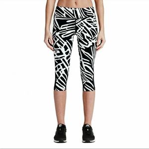 Nike Palm Epic Lux Running Capris SZ M